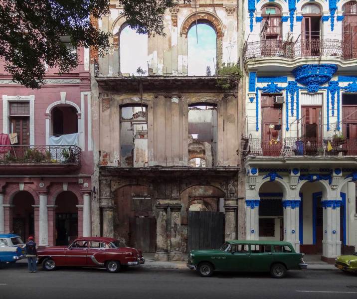 Gegensätze in den Strassen von La Habana